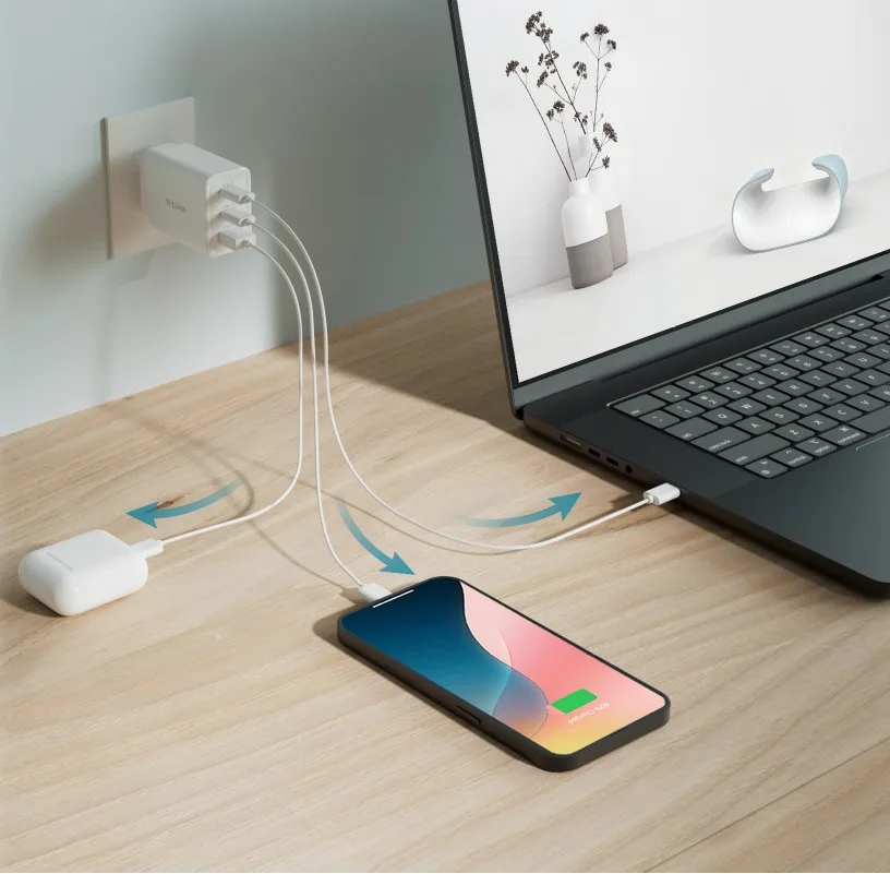 شاحن D-Link GaN يشحن هاتفاً وسماعات أذن وحاسوباً محمولاً