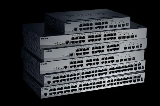 رسم توضيحي لـ CLI قياسي في القطاع مع التكديس عبر 10G SFP+ في DGS-1510-28XMP