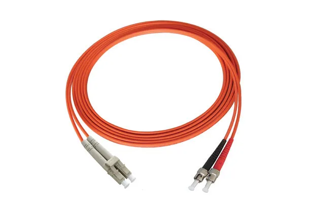 صورة المنتج: كبلات توصيل الألياف الضوئية (Patch Cord) - Simplex وDuplex