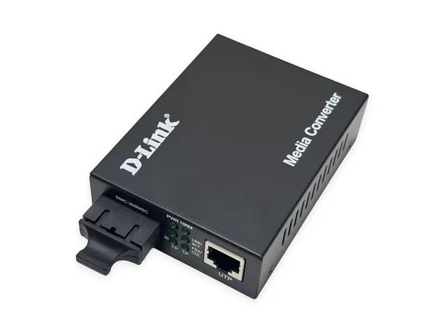 منظر أمامي مائل لمحوّل الوسائط D-Link DMC-300MSC